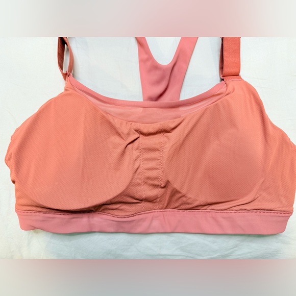 Athleta Women’s Muted Red Ultimate Adjustable Sports Bra - Size Medium - Picture 6 of 6